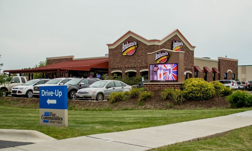 Anduzzi’s Sports Club – Howard